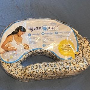My Brest Friend breastfeeding support pillow